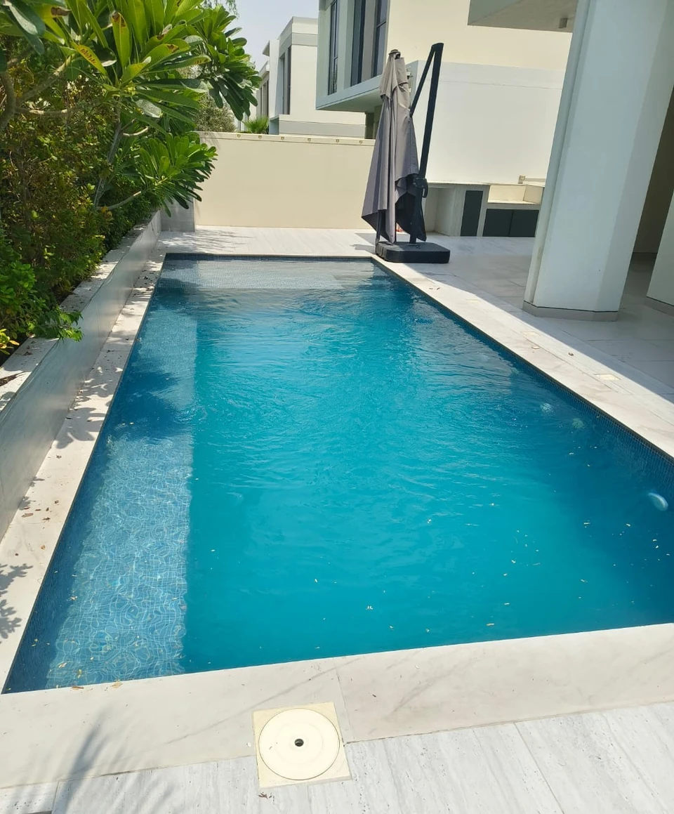 Focused on the whole pool.